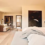Tauroa Krenn Hotel 3*