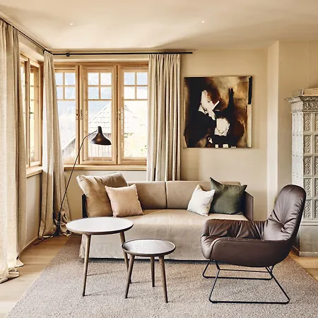 Tauroa Krenn מלון 3*