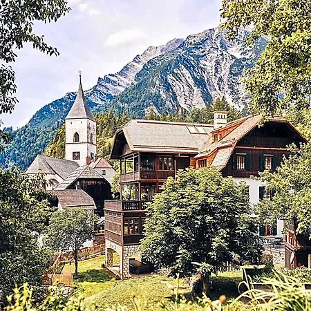 Tauroa Krenn Hotel